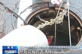 梅努本场数据：10次对抗7次成功，3次解围，2次抢断